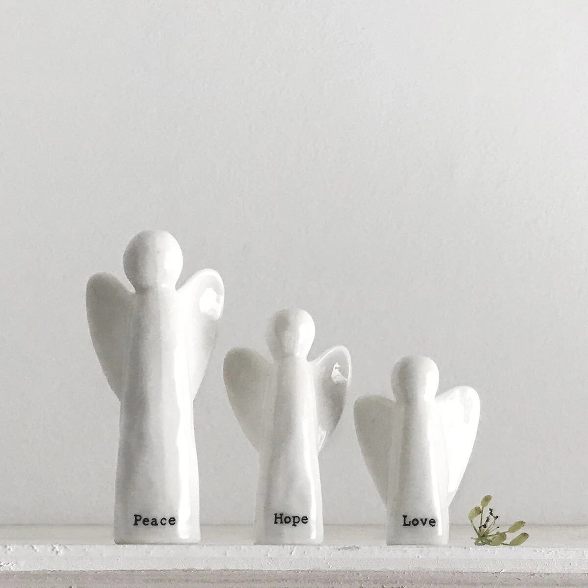 East Of India Christmas Set Of 3 Porcelain Angels 4 East Of India Christmas Set Of 3 Porcelain Angels - Image 4