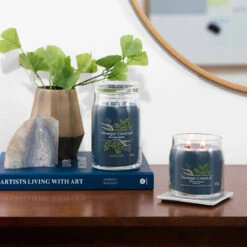 Yankee Candle Bayside Cedar Signature Medium Jar Candle 8 Yankee Candle Bayside Cedar Signature Medium Jar Candle -Yankee Candle Sales bayside cedar signature collection lifestyle 2 1