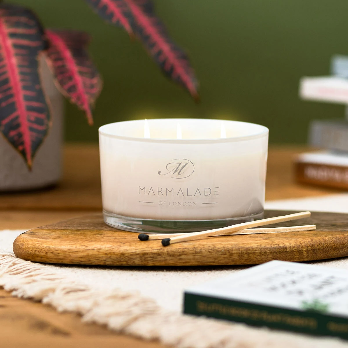 Marmalade Of London Bergamot & Soft Rose 400g 3 Wick Glass Soy Candle 4 Marmalade Of London Bergamot & Soft Rose 400g 3 Wick Glass Soy Candle - Image 4