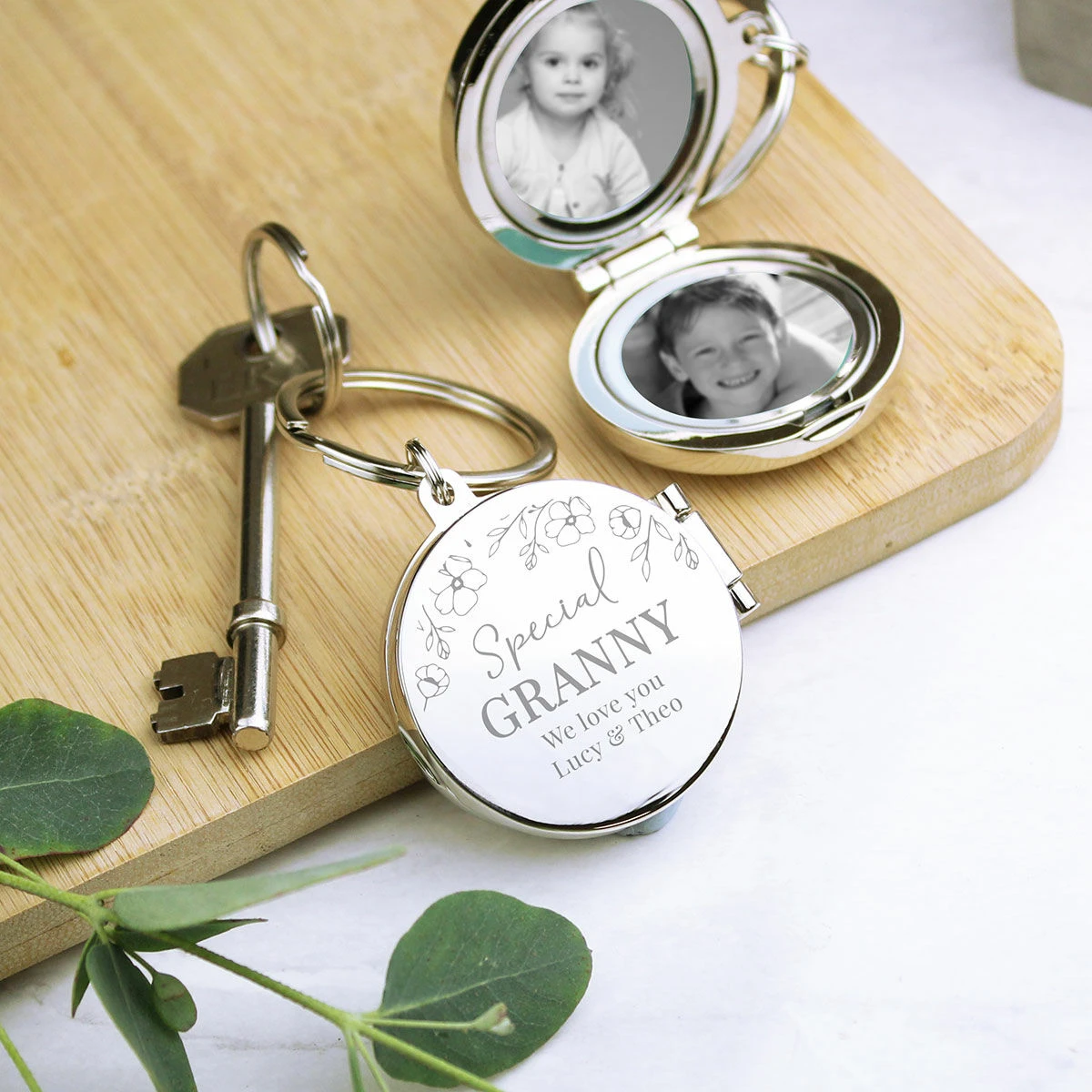 Personalised Floral Round Photo Frame Keyring 5 Personalised Floral Round Photo Frame Keyring - Image 5