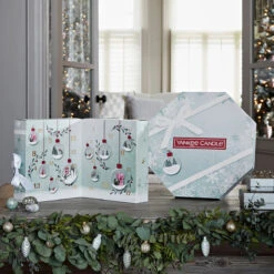 Yankee Candle Snow Globe Wonderland Advent Calendar Wreath -Yankee Candle Sales yankee candle advent 22 group shot 2 1